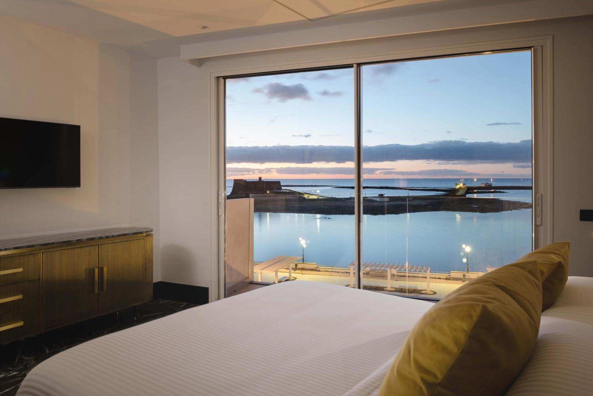 Blue Marina Suites - Boutique Apartments アレシフェ エクステリア 写真