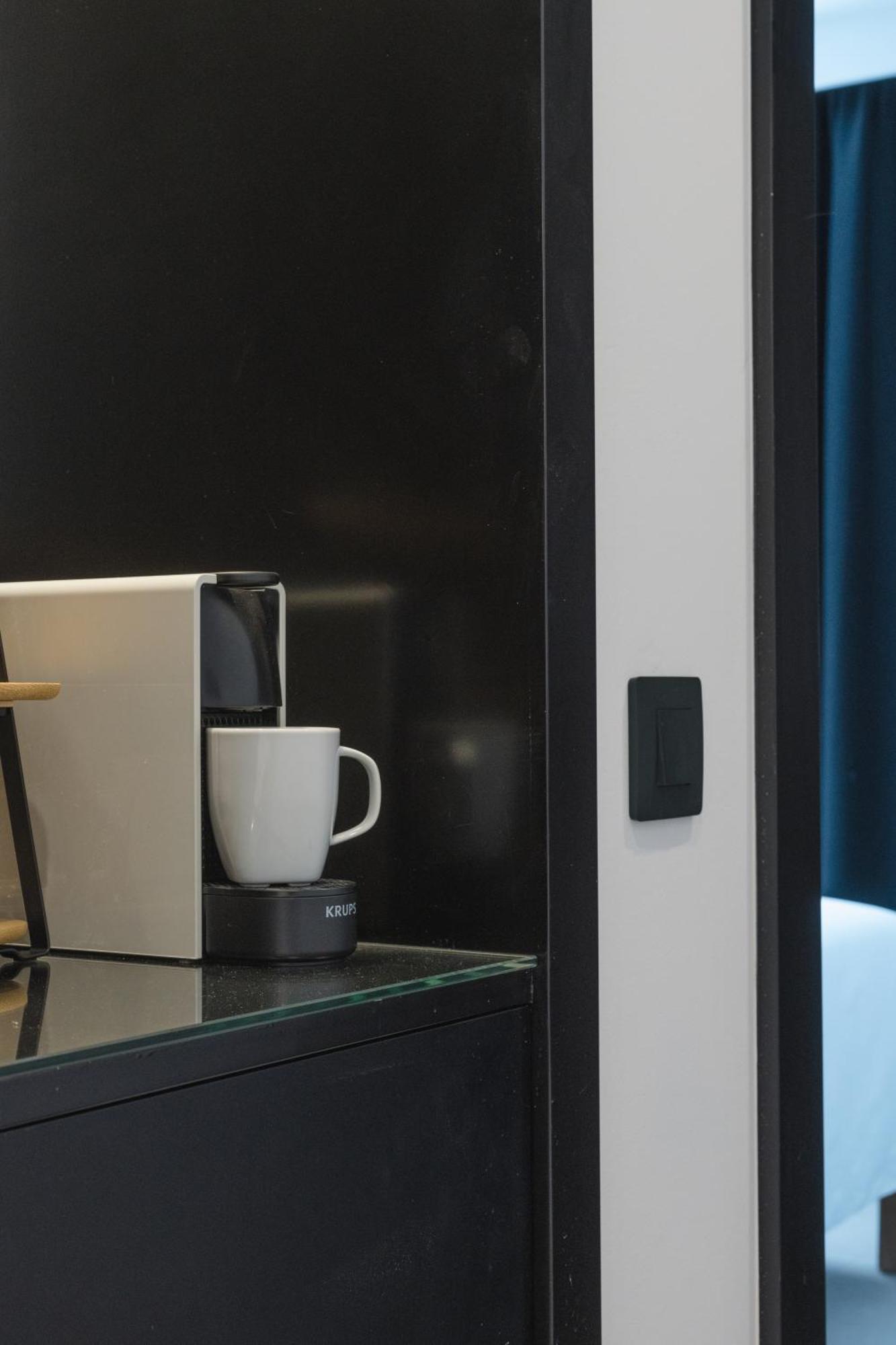 Blue Marina Suites - Boutique Apartments アレシフェ エクステリア 写真
